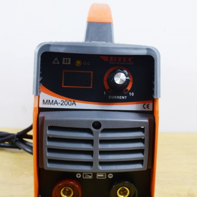 MÁY HÀN QUE ĐIỆN TỬ BTEC MMA-200A (CHUYÊN KÉO QUE 3.2, CÓ ĐỒNG HỒ)- CHÍNH HÃNG