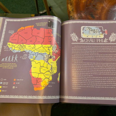 (Bìa cứng, In màu) SỰ VẬN HÀNH KỲ DIỆU CỦA TRÁI ĐẤT - Hiểu Về Thế Giới Của Chúng Ta Và Các Hệ Sinh Thái - Rachel Ignotofsky - Mai Ngọc Tú dịch - Crabit Kidbooks