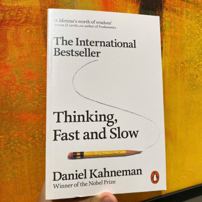 Sách - Thinking, Fast and Slow by Daniel Kahneman | Psychology / Self Help Nonfiction in English