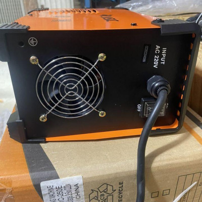 MÁY HÀN BÁN TỰ ĐỘNG MIGNB-250E ( CẤP DÂY LIỀN, 220V) JASIC - HÀNG CHÍNH HÃNG