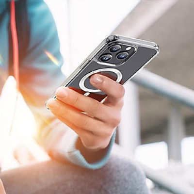 Ốp lưng trong cho iPhone 15 Pro Max / 15 Pro hiệu Likgus Crystal sạc nam châm từ tính, chống ố vàng, bảo vệ camera - Hàng chính hãng