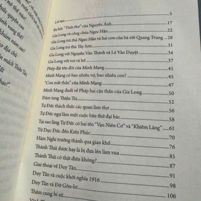 KỂ CHUYỆN VUA QUAN NHÀ NGUYỄN – Phạm Khắc Hòe – NXB Hội Nhà Văn