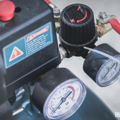 MÁY NÉN KHÍ CÓ DẦU 1.5KW (2HP) 24L TOTAL TC120246 - HÀNG CHÍNH HÃNG