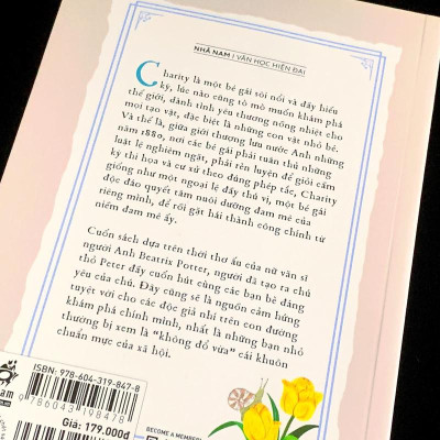 Sách - Tiểu thư Charity (Nhã Nam HCM)