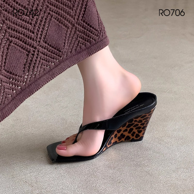 Dép nữ xỏ ngón, quai xuôi, đế xuồng ROSATA RO706 - 7p - Đen, Đỏ - BKSTORE