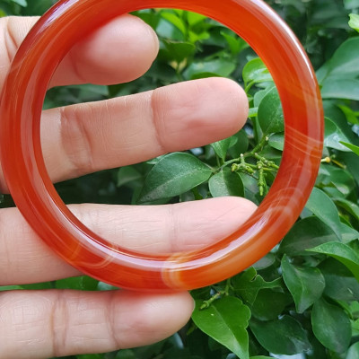 Vòng tay nữ đá mã não đỏ vân đẹp mới Vòng Ni 54mm x cọng 8,5mm Nữ mệnh hỏa mệnh thổ 52kg - 60kg đeo ạ