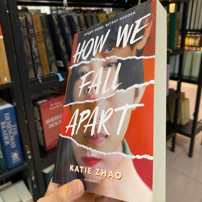 Sách - How We Fall Apart by Katie Zhao | Young Adult Mystery / Thriller / Ngoại văn Nhập khẩu