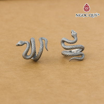 Charm bạc hình rắn xỏ ngang - Ngọc Quý Gemstones