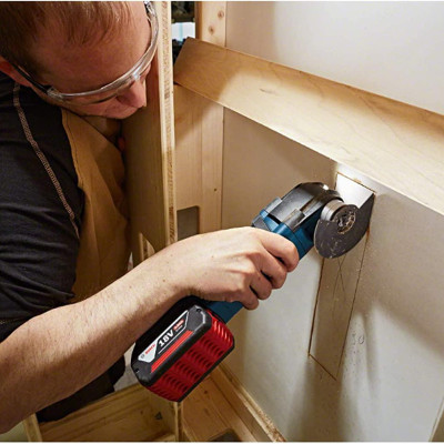 THÂN MÁY CẮT ĐA NĂNG DÙNG PIN 18V BOSCH GOP 18V-28 (SOLO) - HÀNG CHÍNH HÃNG