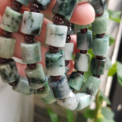 Vòng tay Nam kiểu đá Cẩm thạch tự nhiên xanh ngọt phối bi tròn đậm đẹp Size hạt 12mm dài 14mm hợp nam mệnh thủy mộc hỏa đeo ạ 