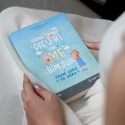 Sách - Hành Trình Diệu Kì Của Mẹ Bỉm Sữa - Amanda Rodriguez - AZ Việt Nam