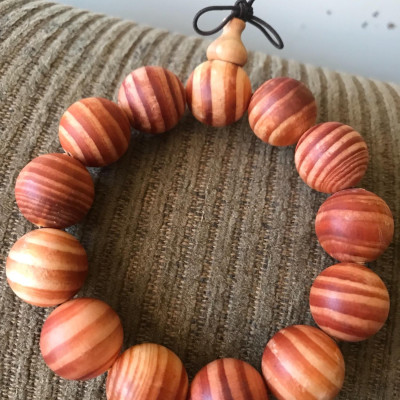 ÔI CHIẾC VÒNG TAY GỖ HUYẾT LONG HỒ LÔ NAM 18LY ĐÚNG 13 HẠT CUNG SANH ĐẸP ĐẸP Ạ