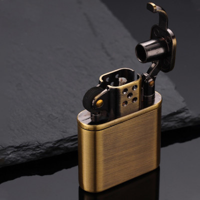 Vỏ Hột Quẹt Bật Lửa Xăng Đá Độc Lạ Dolphin HY676 Khắc Quan Vũ Đẹp Độc Lạ - Dùng Xăng Bấc Đá Cao Cấp