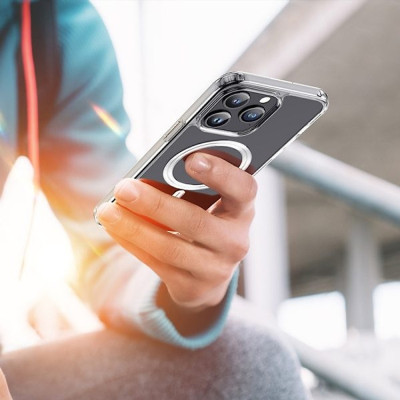 Ốp lưng trong cho iPhone 15 Pro Max / 15 Pro hiệu Likgus Crystal sạc nam châm từ tính, chống ố vàng, bảo vệ camera - Hàng nhập khẩu