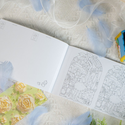 Sách tô màu Tiệm postcard trong khu rừng nhỏ - Đinh Tị Books