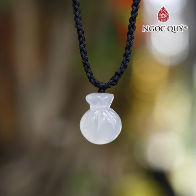 Mặt dây chuyền túi tiền đá mã não trắng 2.3x1.8x0.8cm mệnh thủy, kim - Ngọc Quý Gemstones