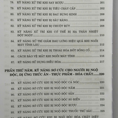 Sách Kỹ Năng An Toàn và Sơ Cấp Cứu Ban Đầu Trong Cuộc Sống Hàng Ngày (V2620A)