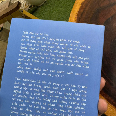 TỬ THI KỂ CHUYỆN – Ueno Masahiko – Xuân Sinh dịch – Nhã Nam – NXB Dân Trí