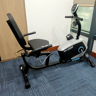Xe đạp tập thể dục có tựa lưng Pro 56R