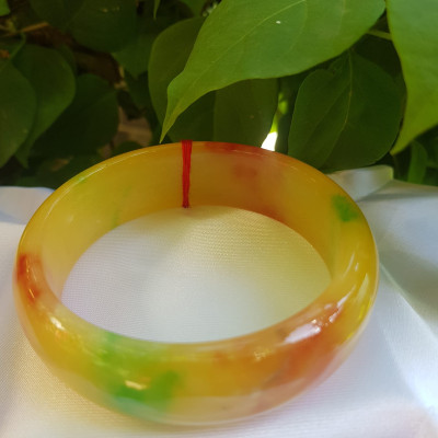 Vòng Đá Cẩm Thạch Bản Hẹ Vàng Anh Đỏ Xanh 62 bóng đẹp  Size vòng 62mm x Cao 19mm x Dầy 8mm  Nam mệnh Kim mệnh Thổ 69kg - 80kg đeo ạ