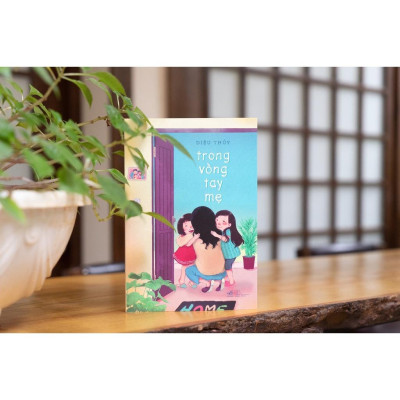 Sách - Trong vòng tay mẹ