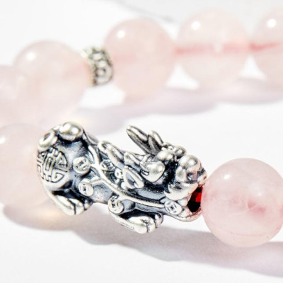 Vòng Tay Phong Thủy Đá Thạch Anh Hồng Phối Charm Tỳ Hưu Bạc (10mm) Mệnh Hỏa, Thổ Ngọc Quý Gemstones