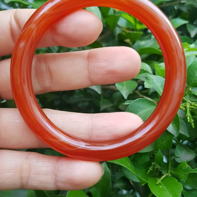 Vòng tay nữ đá mã não đỏ vân đẹp mới Vòng Ni 54mm x cọng 8,5mm Nữ mệnh hỏa mệnh thổ 52kg - 60kg đeo ạ