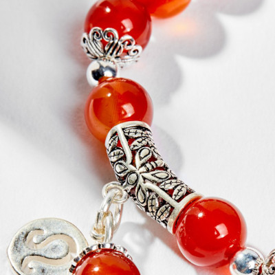 Vòng Tay Phong Thủy Nữ Đá Mã Não Đỏ Phối Charm Cung Hoàng Đạo Sư Tử (8mm) Mệnh Hỏa, Thổ Ngọc Quý Gemstones