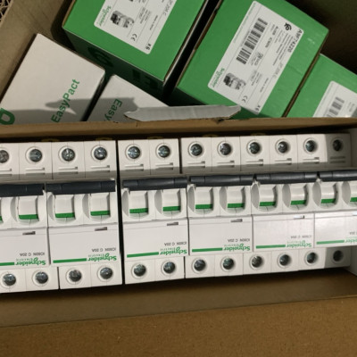 Aptomat MCB A9F74220 Schneider 2P 20A Chính hãng