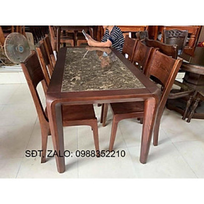 Bộ bàn ăn gỗ sồi đen kiểm hàng trước khi thanh toán