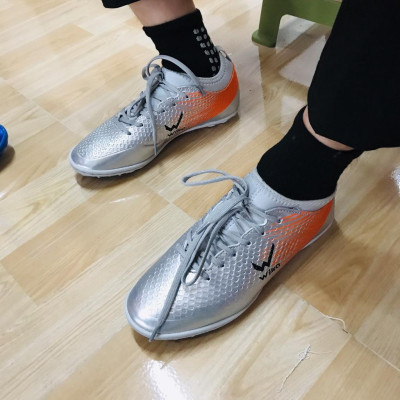 Giày bóng đá phủi thể thao wwwika Flash cổ thun Xám