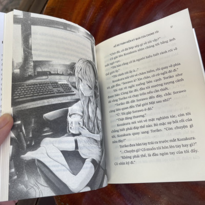 (Tranh minh hoạ – tặng kèm Bookmark ivory) Dã Ngoại Nơi Mặt Sau Của Thế Giới (Otherside Picnic) 1 – Iori Miyazawa - Shirakaba minh họa – Nguyễn Dương Quỳnh dịch - Nhã Nam - NXB Hà Nội 