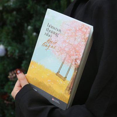 Hôm Nay Thương Nhớ Rơi Vỡ Lòng Ai - SkyBooks