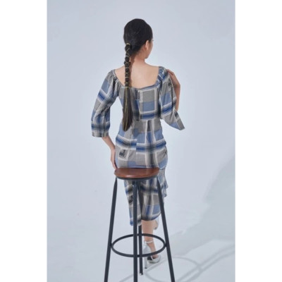 Đầm lụa dài dáng ôm viền chun dài giữa ngực Maxivic, La Mộc - LM0122135