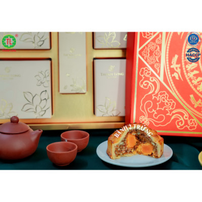 Bộ hộp Bánh trung thu Thịnh Vượng 4 bánh 2 trứng 270g - Thành Long - 1080g - tặng 1 hộp trà - VIỆT NAM