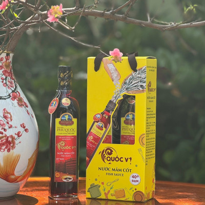 Hộp Tết 2 Chai Nước Mắm Cốt Phú Quốc Quốc Vị Độ Đạm 40N Chai Thủy Tinh 520ml Cá Cơm