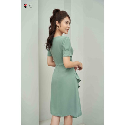 Đầm A cổ vuông, tay bồng, bèo lệch Tri