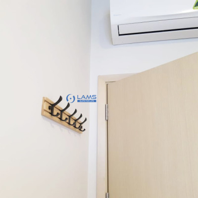 Móc treo quần áo gắn tường bằng gỗ MA17, móc di chuyển