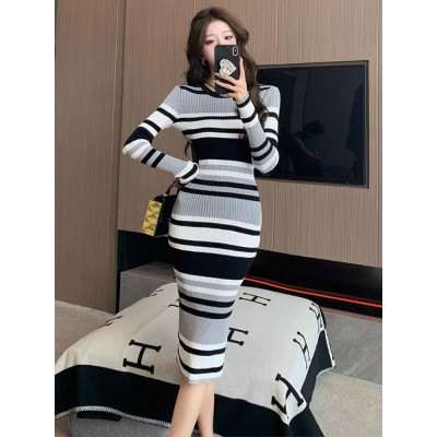 Đầm Thời Trang Miu Miu Quảng Châu Cao Cấp Tăng Kèm Belt Xinh Xắn