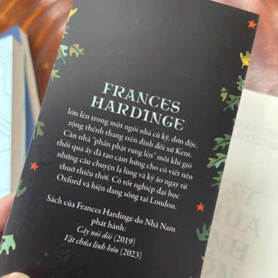VẬT CHỨA LINH HỒN – Frances Hardinge – Nguyễn Thị Hương Thảo dịch – Nhã Nam – NXB Phụ nữ (Bìa mềm)