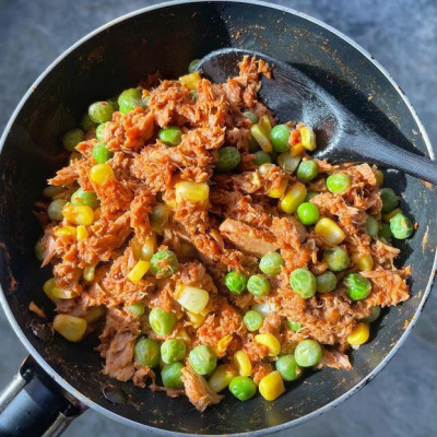 Cá Ngừ Cắt Lát Ngâm Dầu Đậu Nành Sealect 165g - Nhập Khẩu Thái Lan | Sealect Tuna Sandwich in Soybean Oil 165g