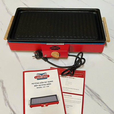 Bếp nướng điện 1500W Ladomax HA-1186 có vỉ nướng và khay nướng rời để nướng được nhiều loại thức ăn hơn - Hàng chính hãng