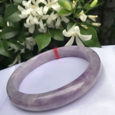 Vòng Cẩm Thạch mới Bản Hẹ Tím Nhẹ Ni 57mm Cao 10mm Dầy 7mm Màu tím nhẹ đều bóng đẹp Nữ mạng hỏa mạng thổ 53kg đến 58kg đeo rất là xinh tay nhe các Chị đẹp ạ