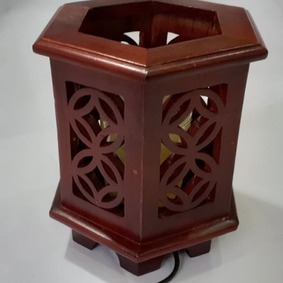 Đèn xông tinh dầu gỗ hương