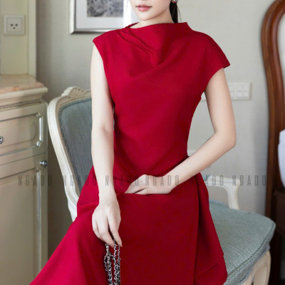 Đầm đỏ cổ cao vạt xéo NGADO