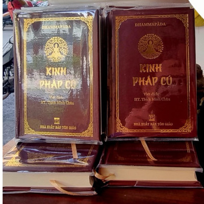 Kinh pháp cú  - khổ 8x11cm- tặng kèm bọc sách