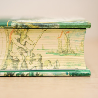 (Bản đặc biệt giới hạn IN TRANH BỤNG bìa vải, in tranh tờ gác) TRÁI ĐẤT CHUYỂN MÌNH: MỘT LỊCH SỬ CHƯA KỂ VỀ NHÂN LOẠI - Peter Frankopan - Omega Plus