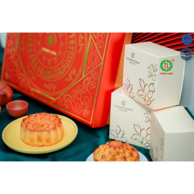 Bộ hộp Bánh trung thu Thịnh Vượng 4 bánh 2 trứng 270g - Thành Long - 1080g - tặng 1 hộp trà - VIỆT NAM