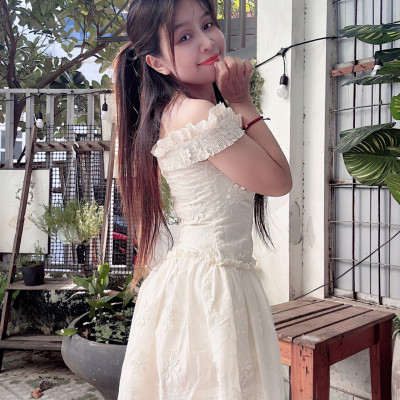 Váy trễ vai bèo đan