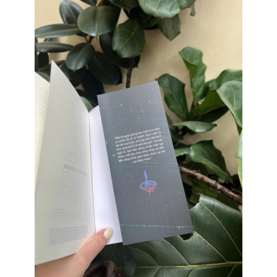 Sách - Báo Cáo Điều Tra Về Bệnh Hoang Tưởng - Phương Dương - Nhã Nam